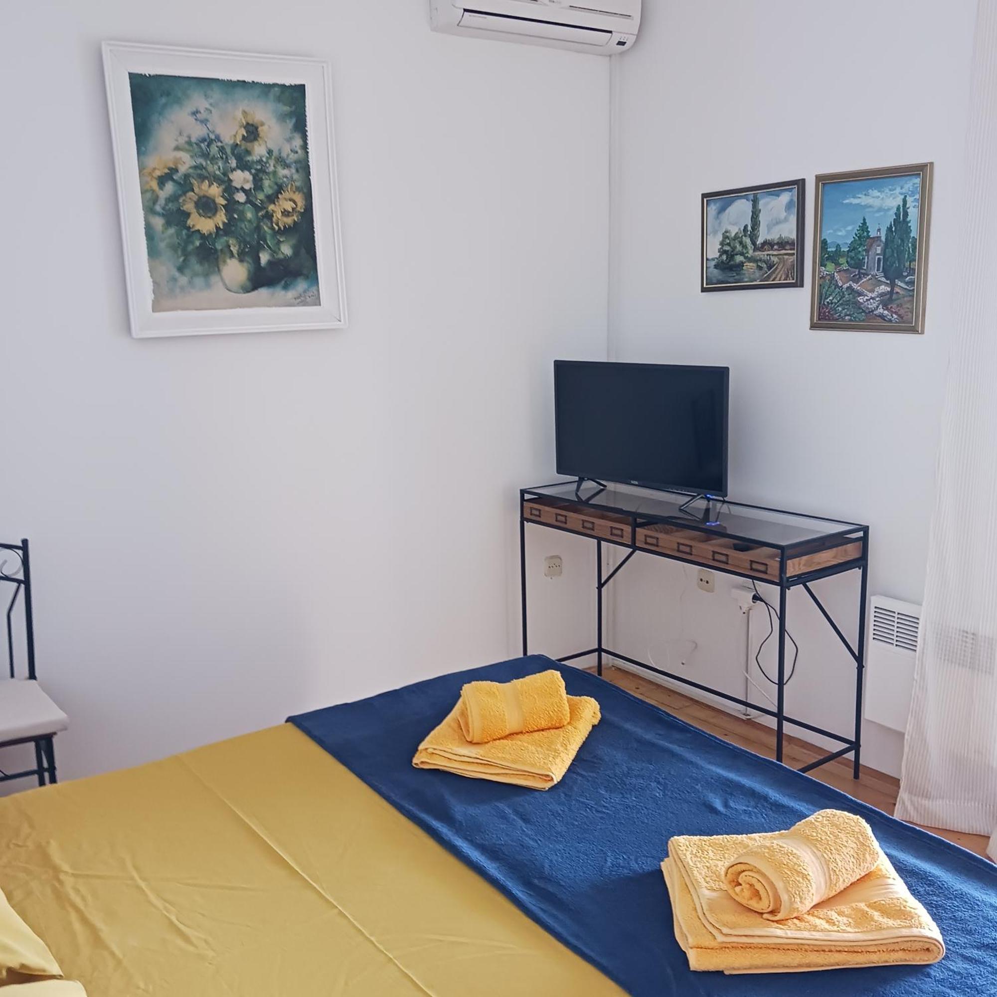 Apartments Elena & Damir Вис Экстерьер фото